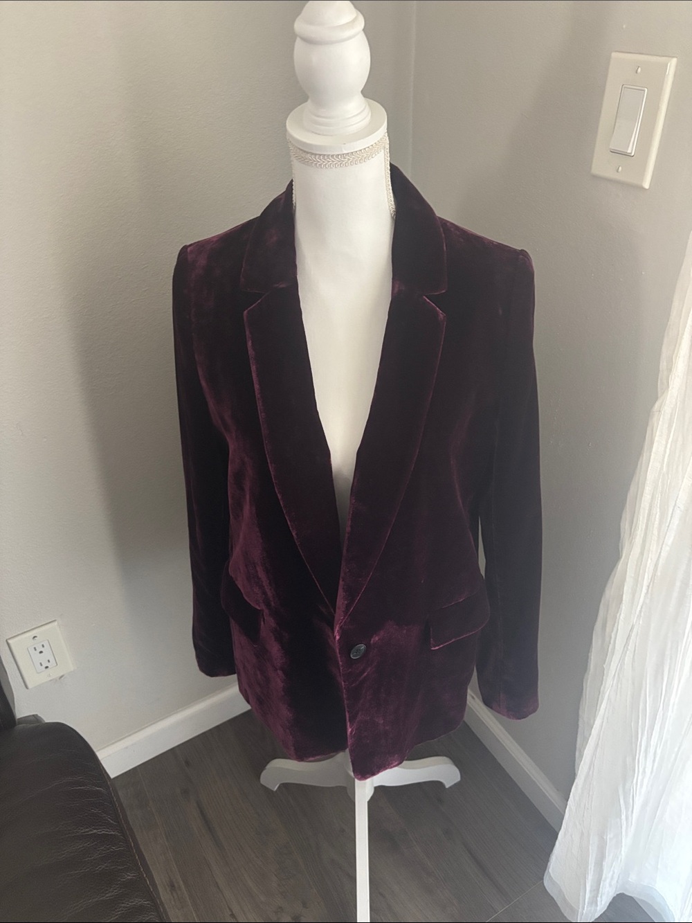 Banana Republic Velvet Blazer in Burgundy